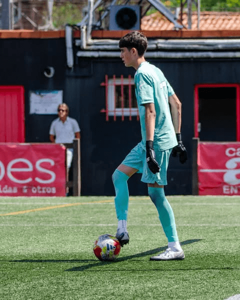 El guardameta racinguista Raúl Lavín, convocado por la Selección Española Sub-16