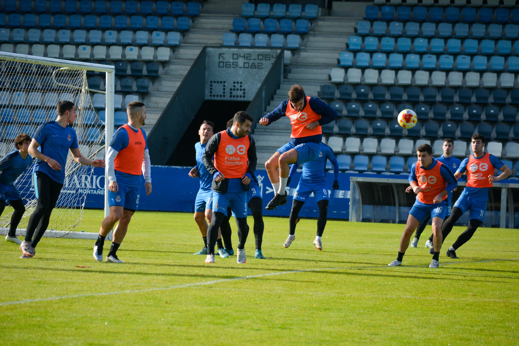 La Gimnástica quiere reforzar su liderato en Sarón