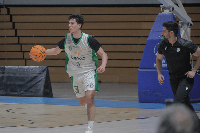 El Blendio prolonga su dinámica negativa cayendo en el derbi contra el Restaurante Los Arcos Solares (74-86)