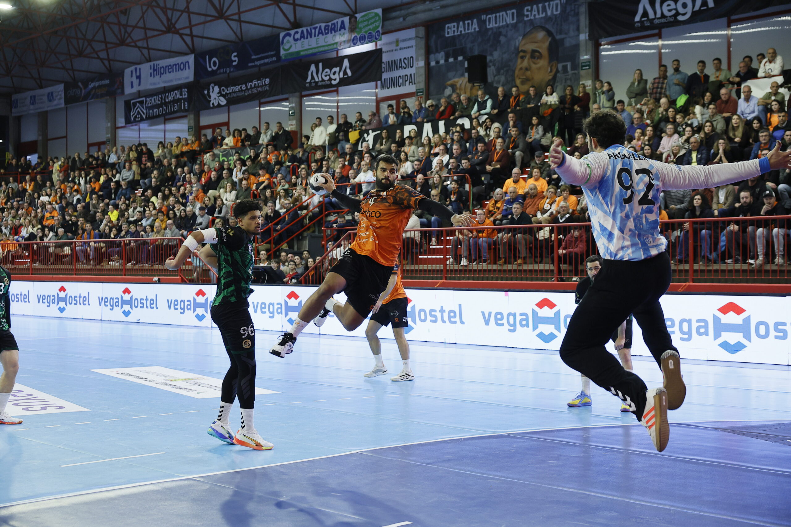 Sufrido regreso con victoria naranja