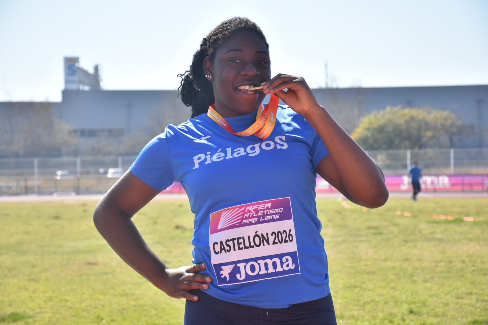 𝐀ndrea Njimi Tankeu, campeona de España sub20 de lanzamiento de disco con récord