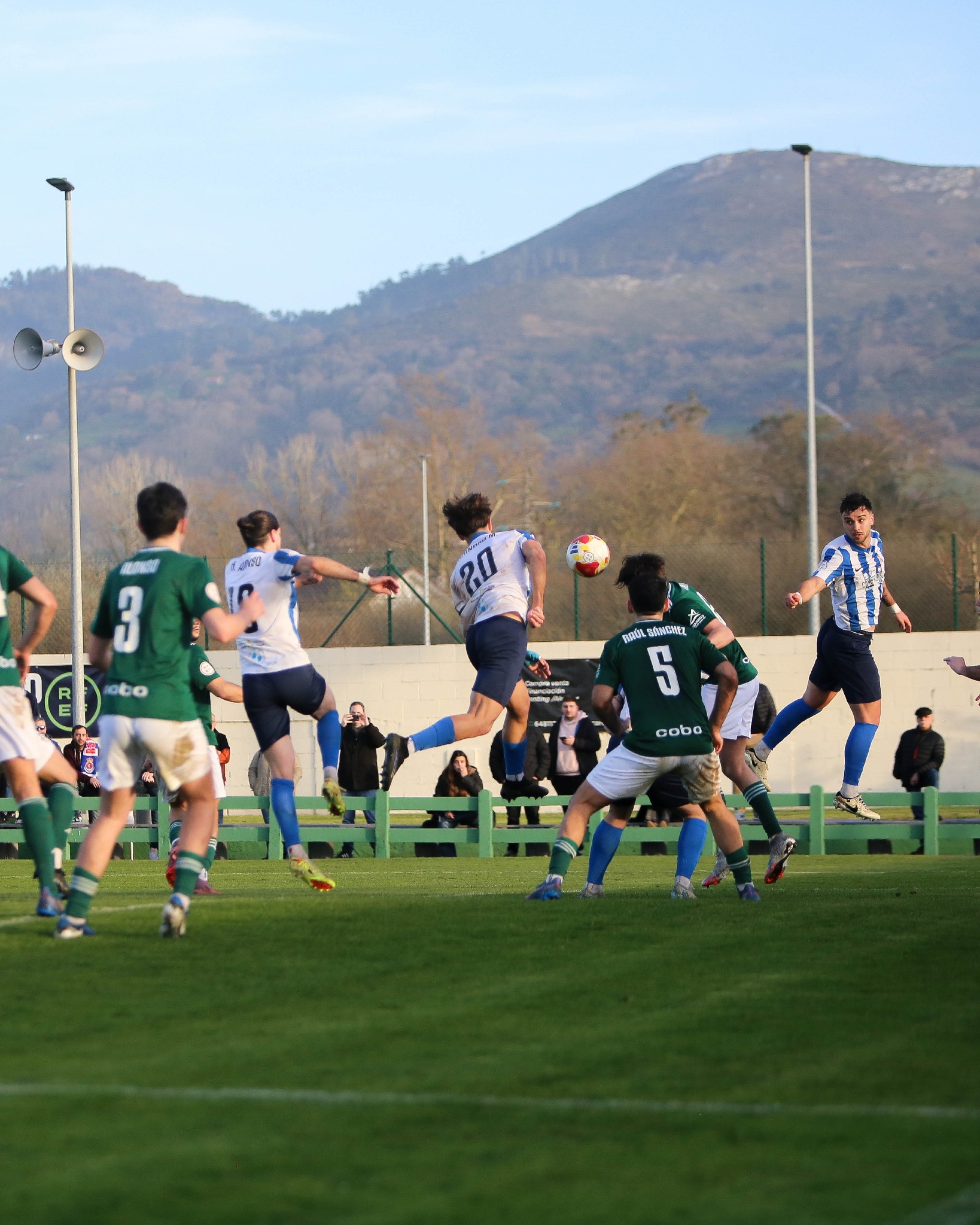 Contra viento y marea