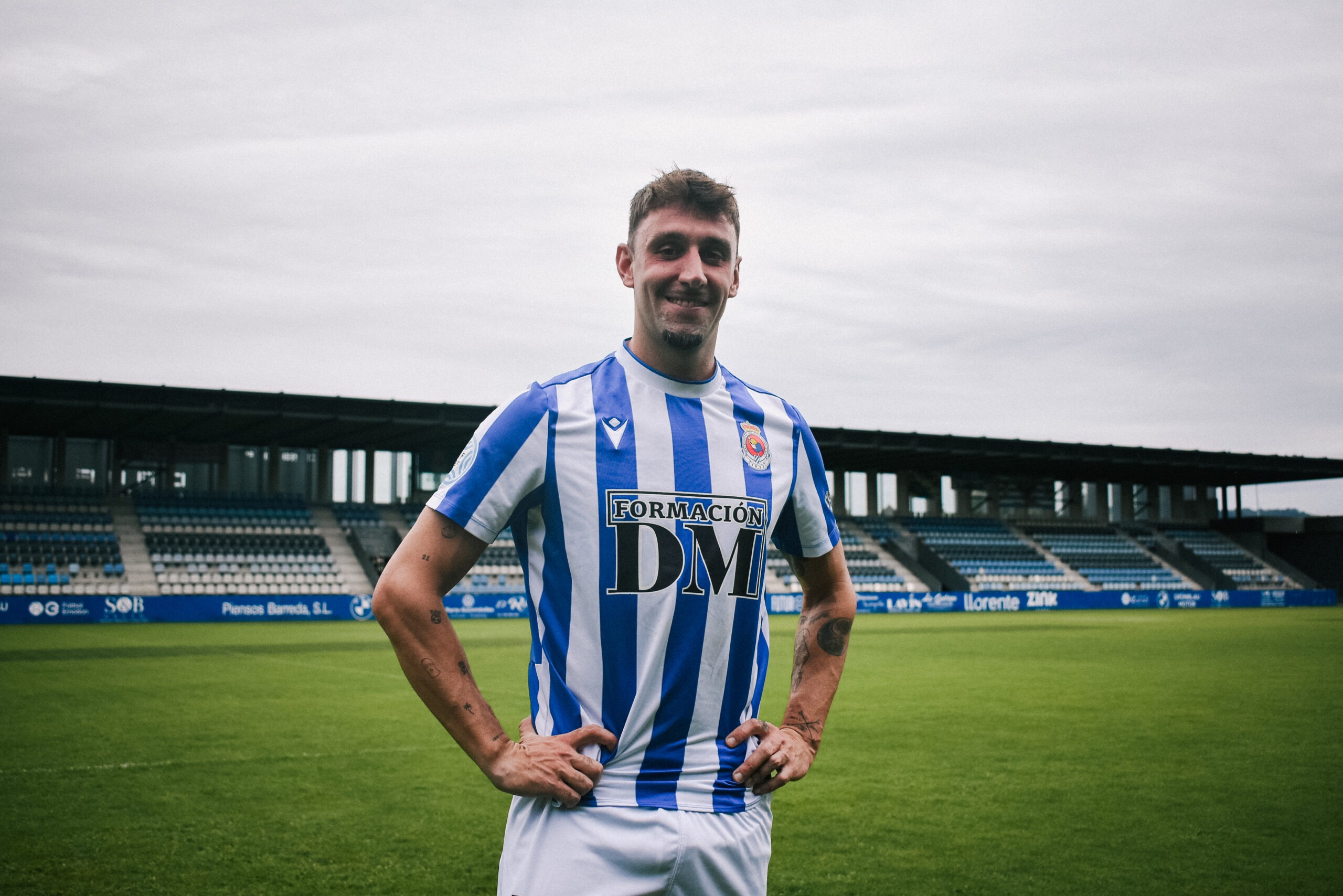 Javi Cobo regresa a casa para volver a vestir la elástica blanquiazul