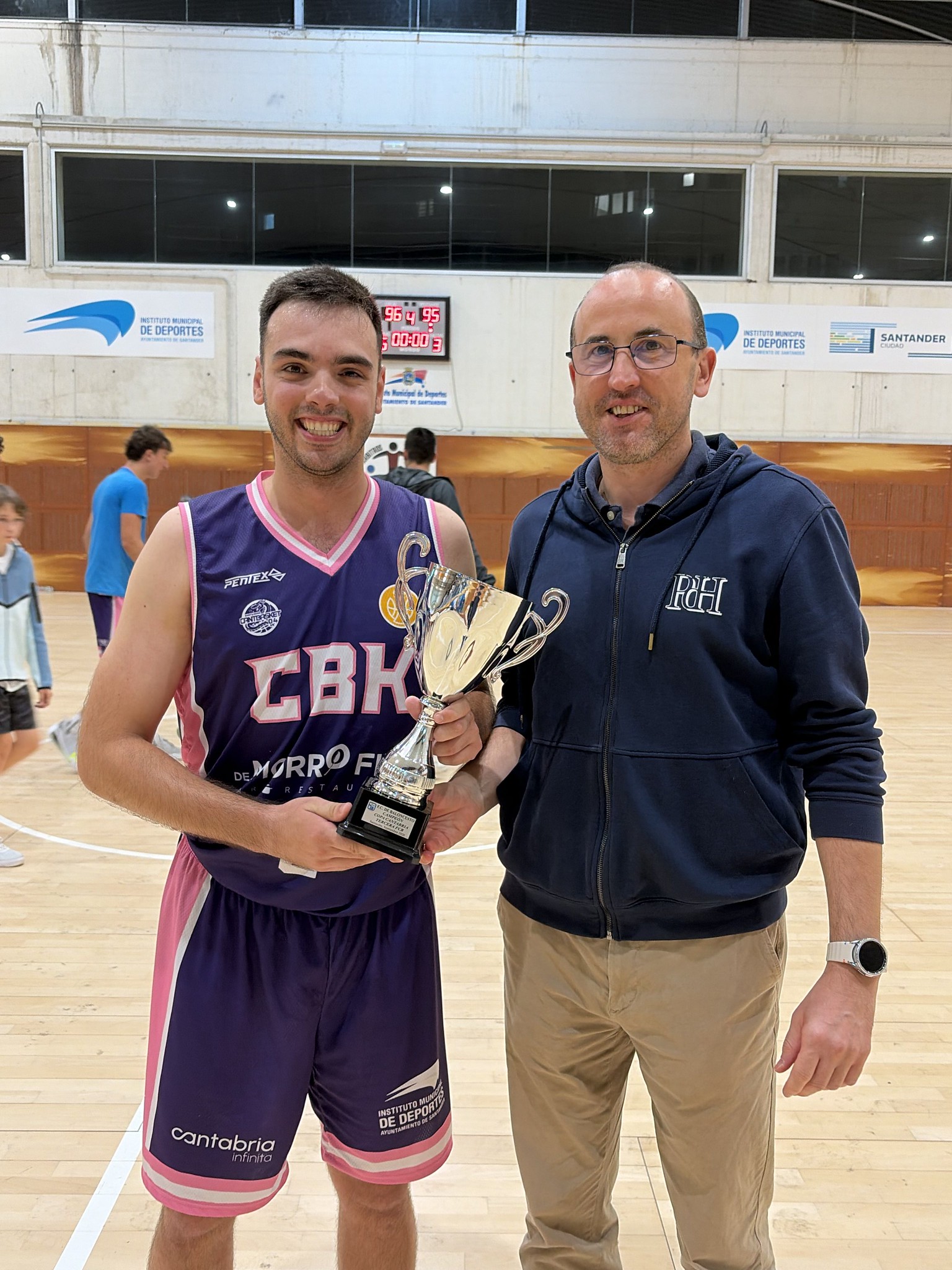 Del Morro Fino Cantbasket04 conquista la Copa Cantabria con un triple imposible de Clayton Ladine sobre la bocina (96-95)