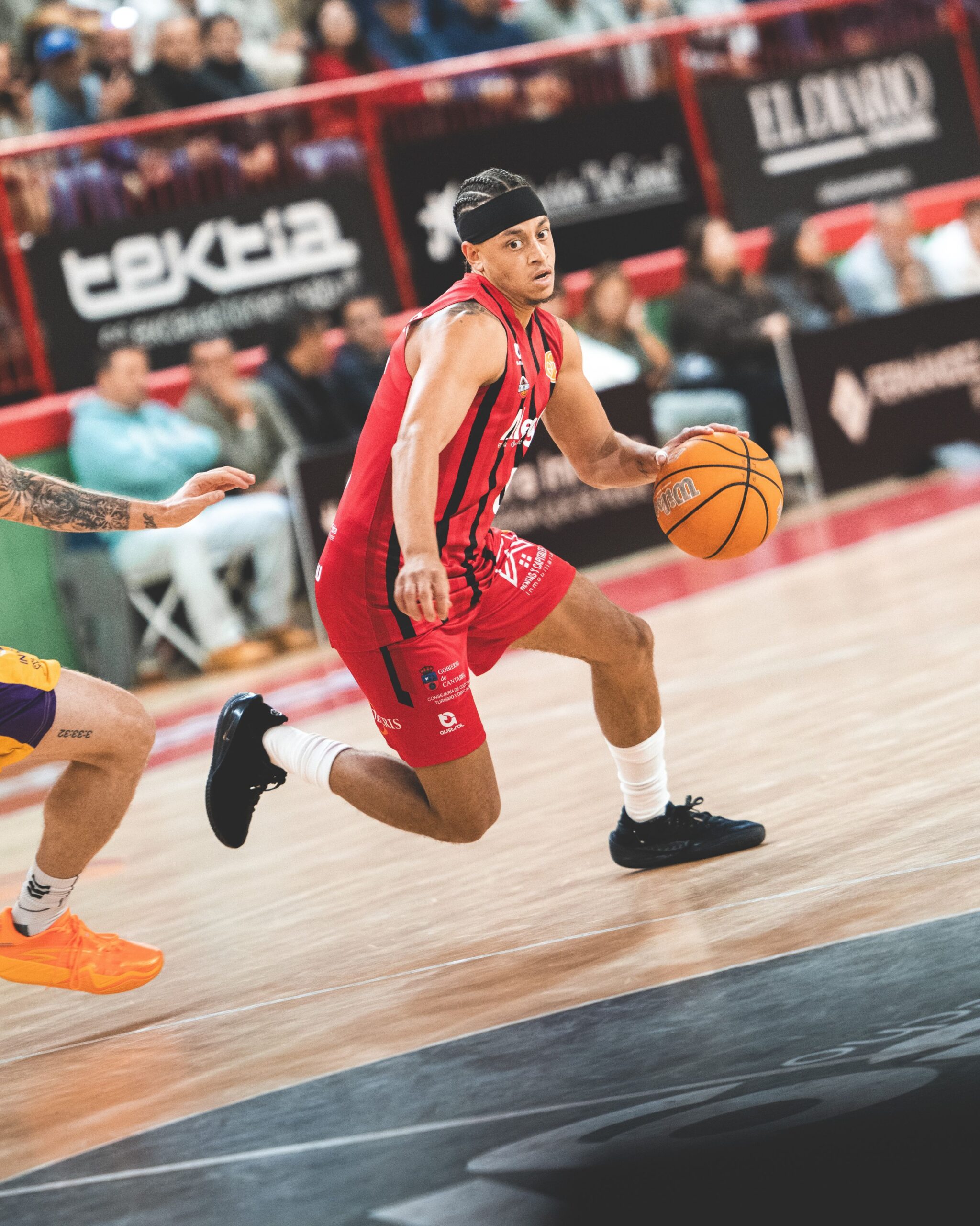 El Grupo Alega Cantabria pasa a octavos de la Copa España tras imponerse al Iberola Palencia por primera vez (89-78)