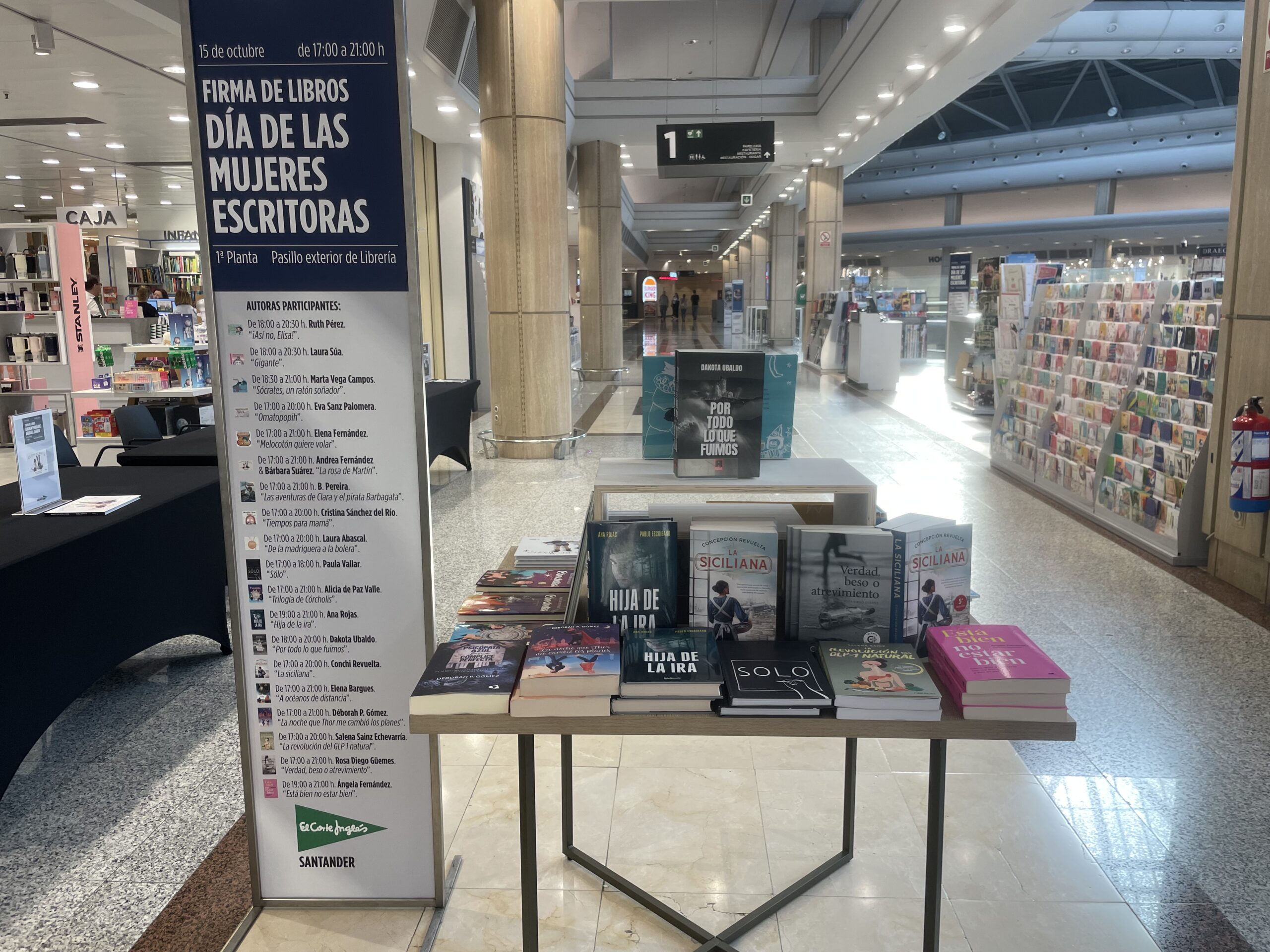 Santander celebra el día de las mujeres escritoras con una gran sesión de firmas