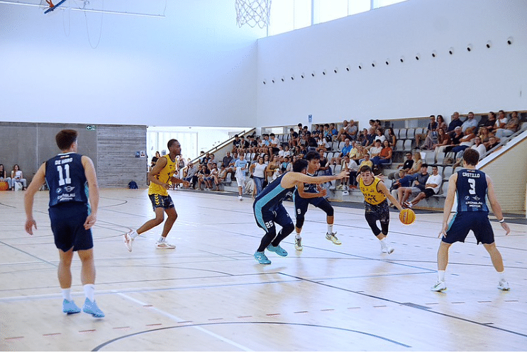 El baloncesto Cántabro busca mantener el buen arranque en Tercera FEB